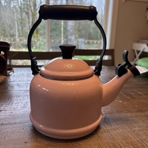 Le Creuset Enamel on Steel 1.25 Quart Demi Tea Kettle Whistle Shell Pink Teapot